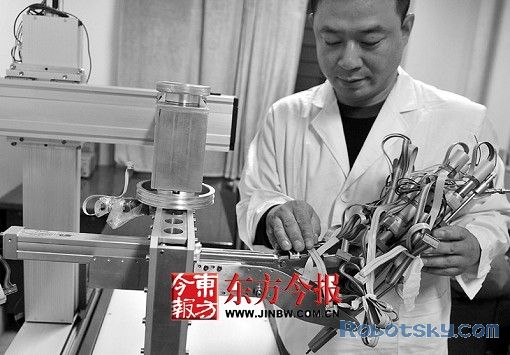 我省研製出“機器人醫生”明年春節前有望給人手術