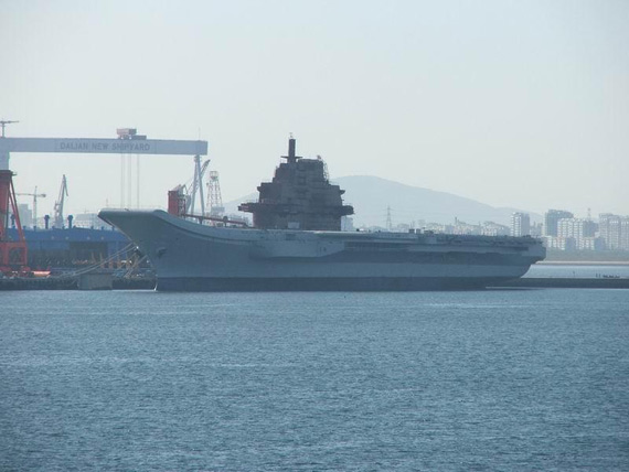 圖文：正在修繕中的瓦良格號航母