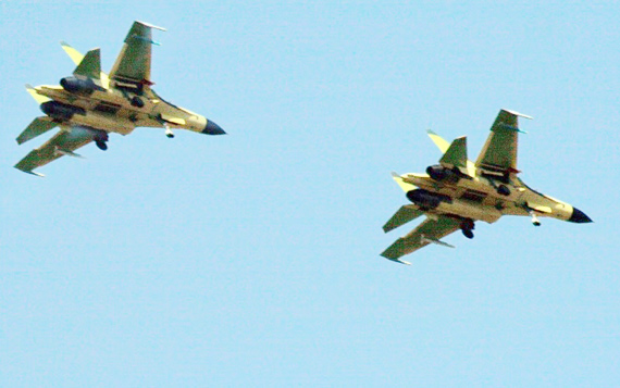 圖文：中國殲11B雙機編隊飛行試驗