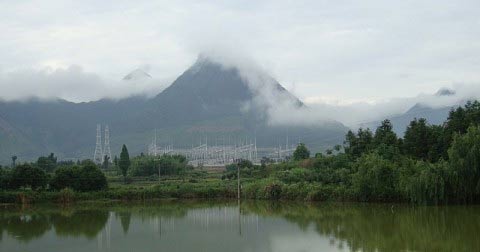 500千伏芝堰變青年突擊隊曹瑩/攝